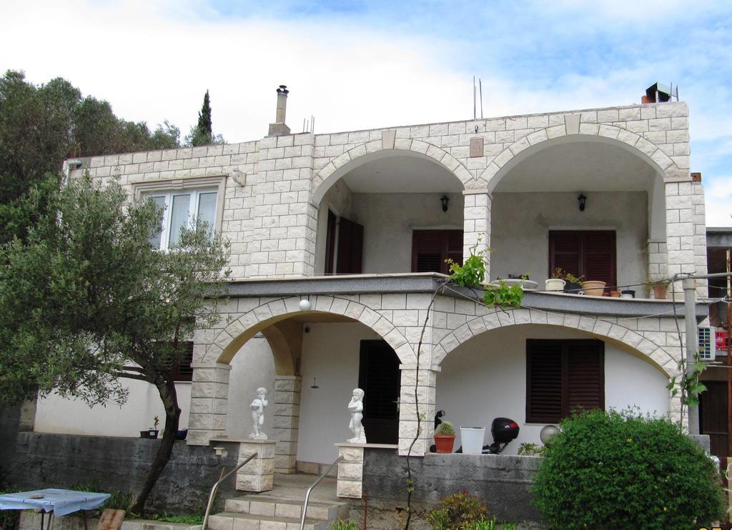 Apartmans And Rooms Dunjini Dvori Korčula Eksteriør bilde