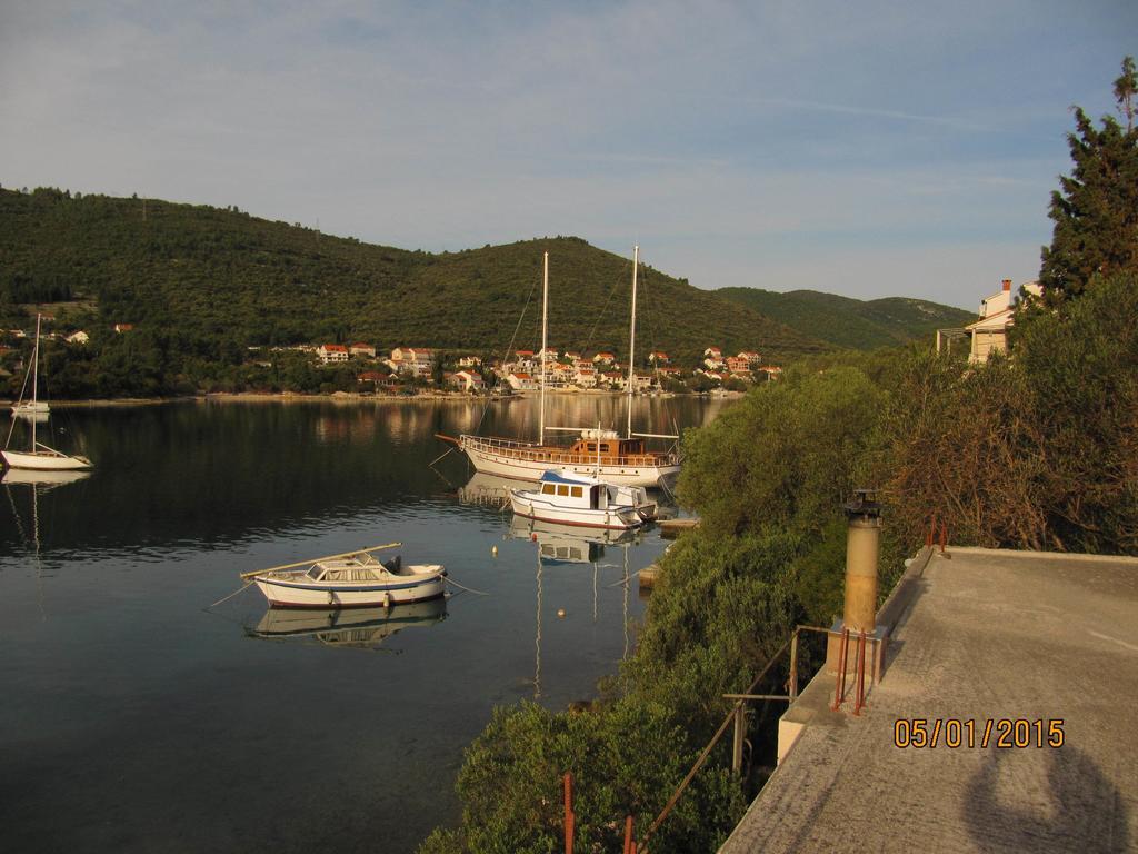 Apartmans And Rooms Dunjini Dvori Korčula Eksteriør bilde
