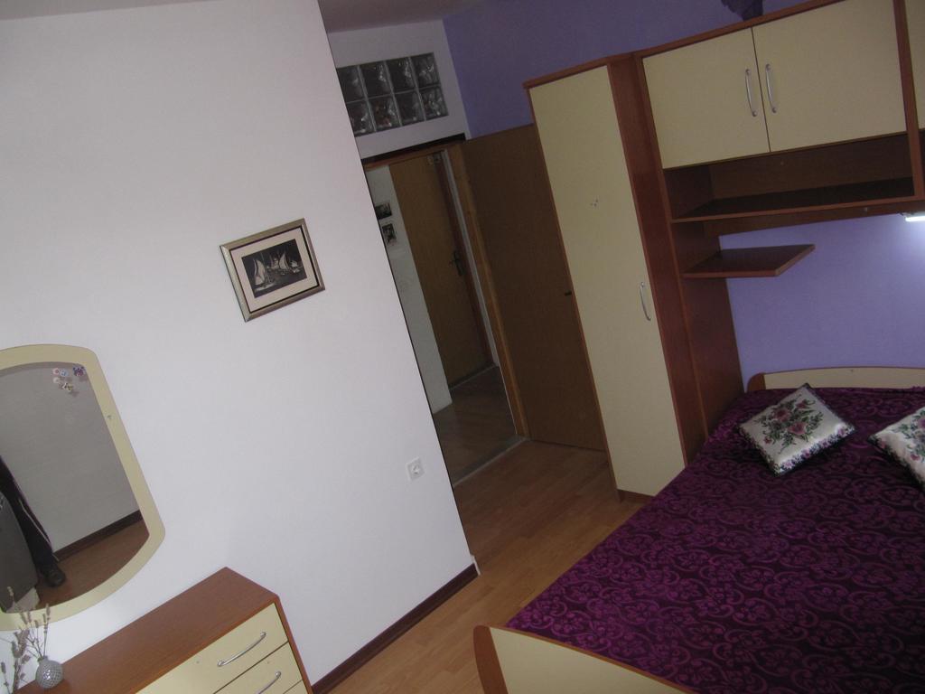 Apartmans And Rooms Dunjini Dvori Korčula Eksteriør bilde