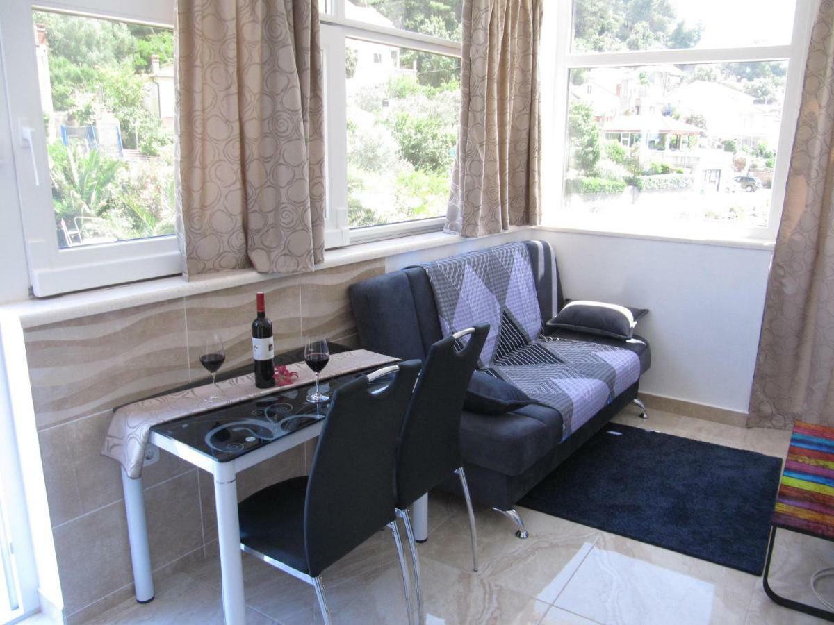 Apartmans And Rooms Dunjini Dvori Korčula Eksteriør bilde