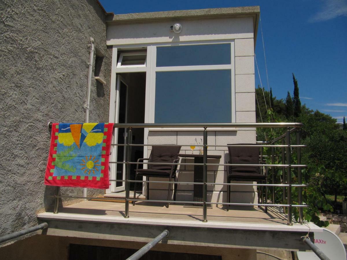 Apartmans And Rooms Dunjini Dvori Korčula Eksteriør bilde