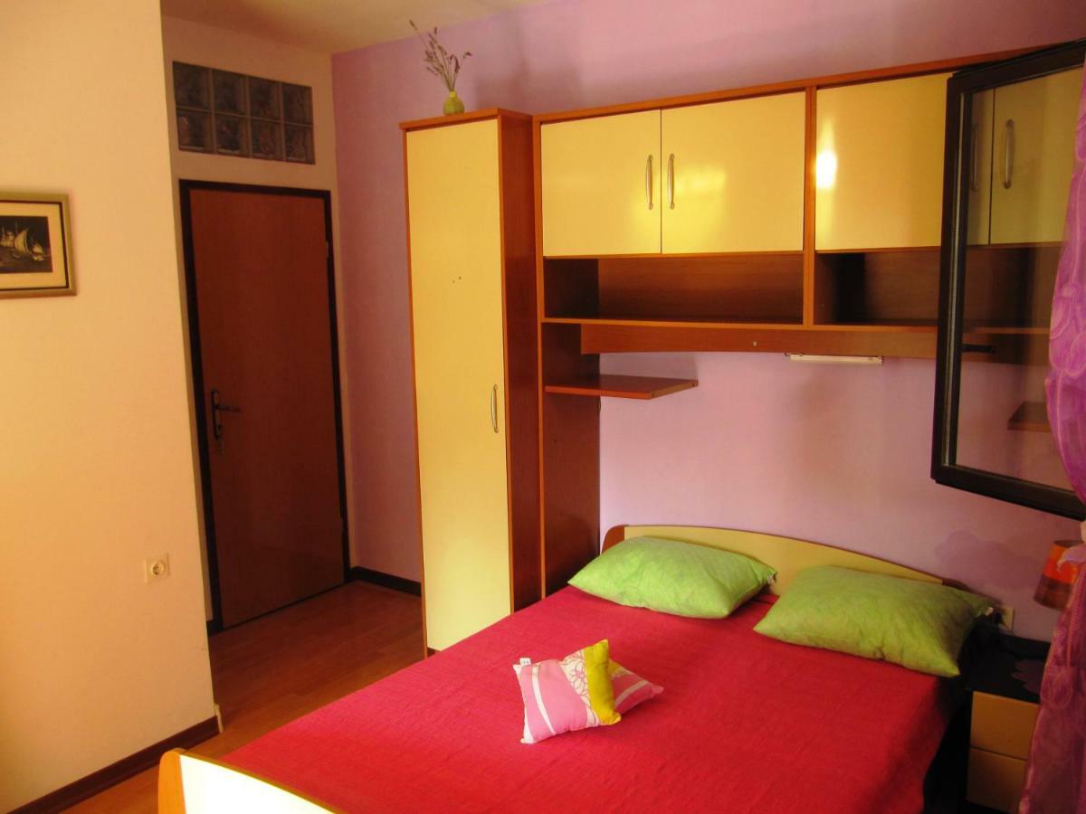 Apartmans And Rooms Dunjini Dvori Korčula Eksteriør bilde