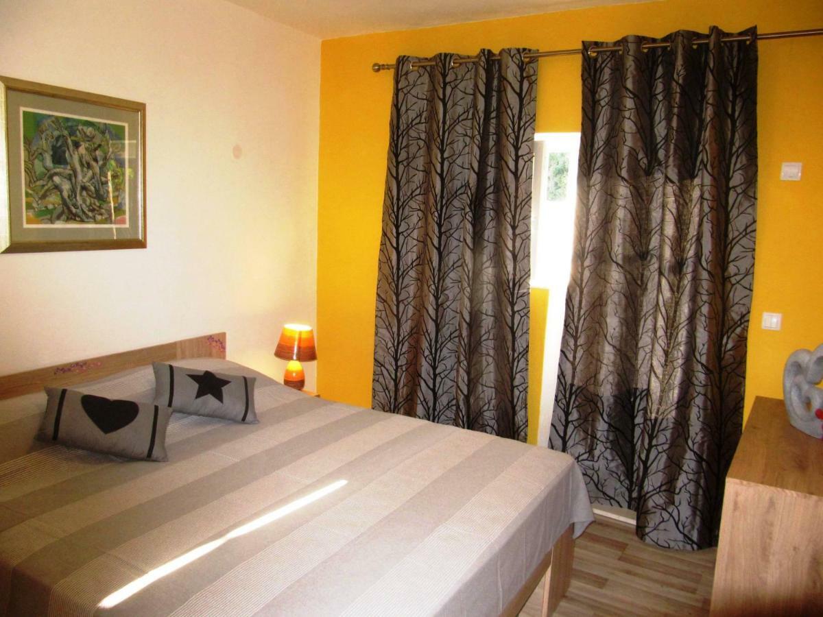 Apartmans And Rooms Dunjini Dvori Korčula Eksteriør bilde