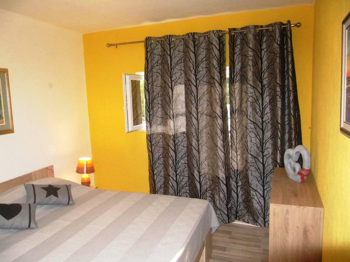 Apartmans And Rooms Dunjini Dvori Korčula Eksteriør bilde