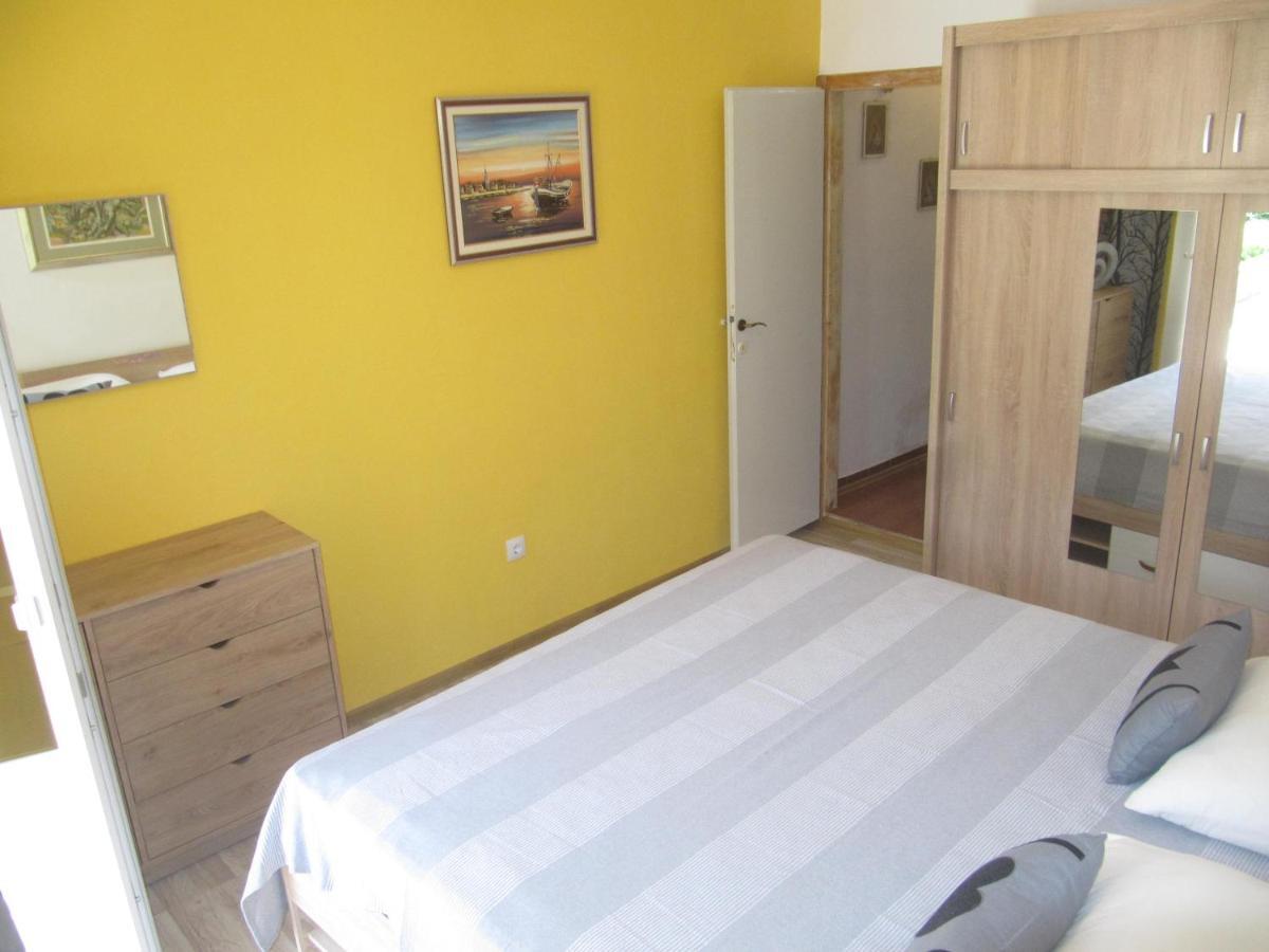 Apartmans And Rooms Dunjini Dvori Korčula Eksteriør bilde
